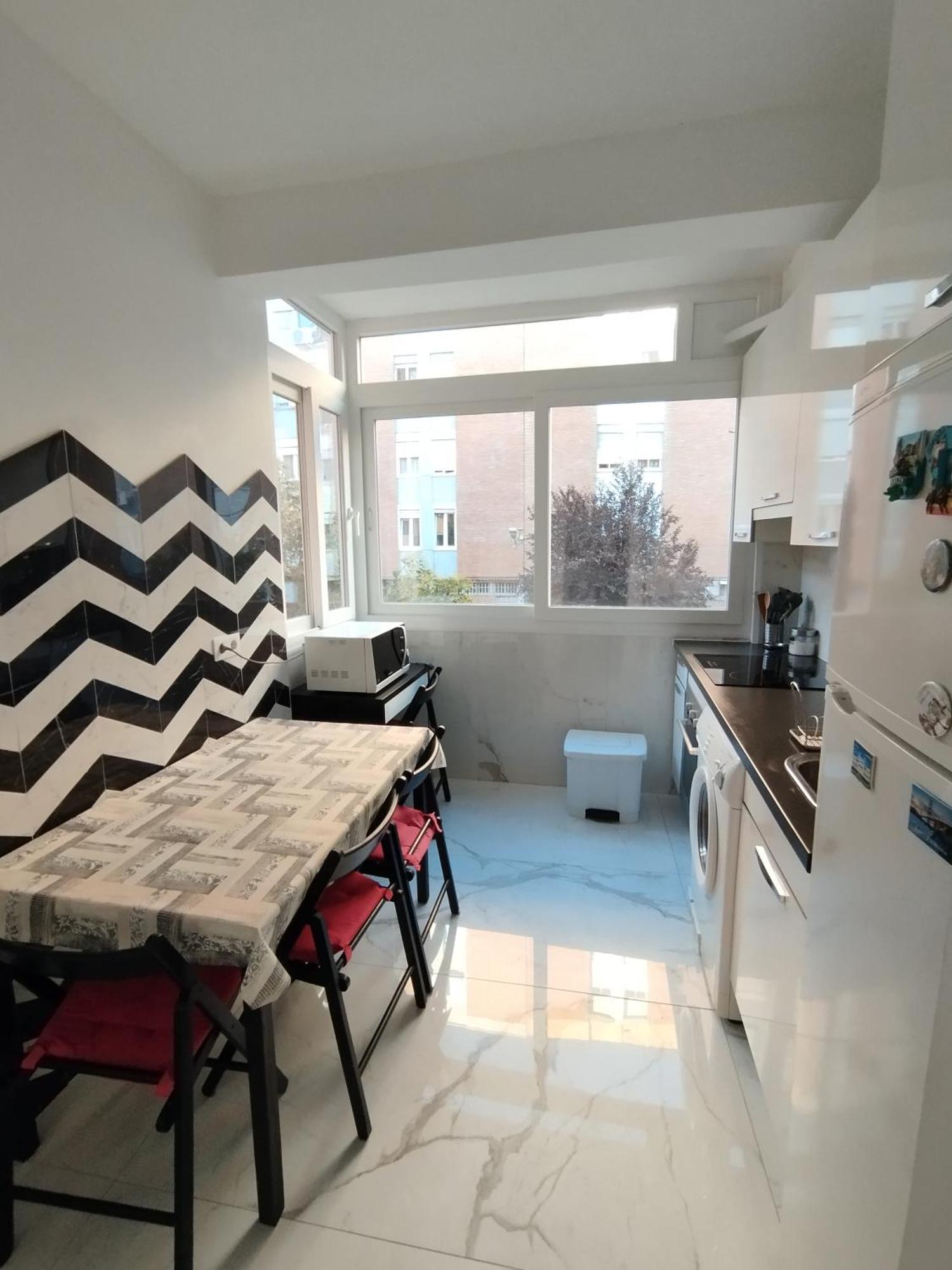 Apartamento Luminoso Y Nuevo En Madrid Rio, Madrid